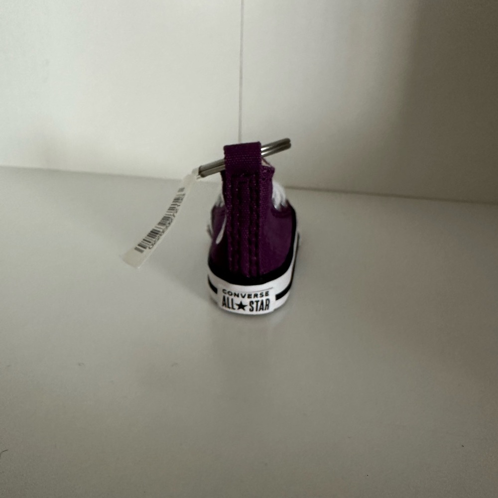 Converse Chuck Taylor All Star Keychain - Picture 2 of 6